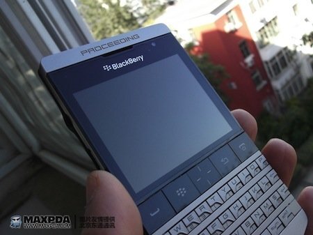 BlackBerry 9980 Knight