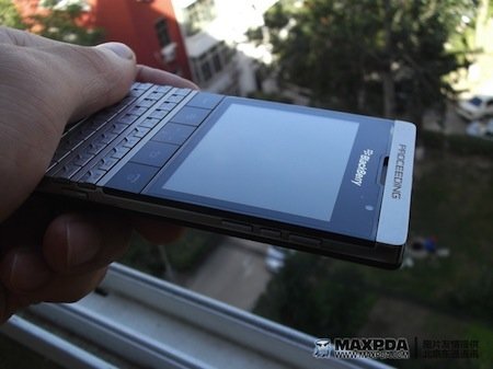 BlackBerry 9980 Knight