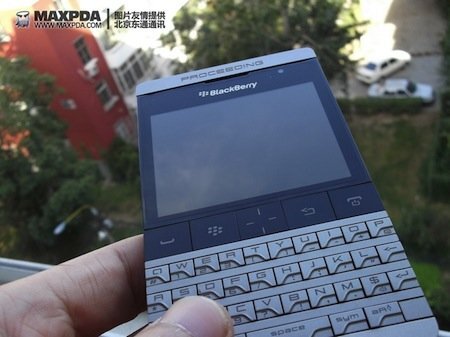 BlackBerry 9980 Knight