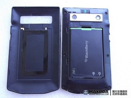 BlackBerry 9980 Knight