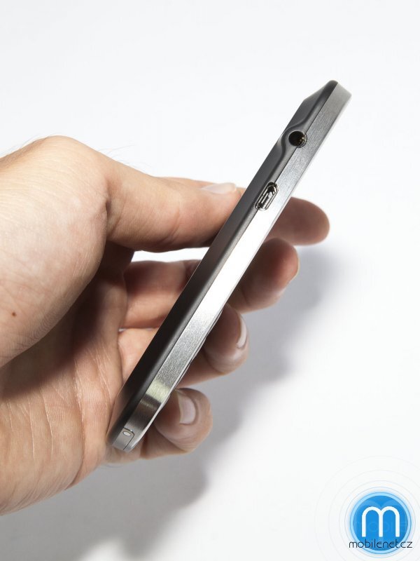 BlackBerry Bold Touch 9900