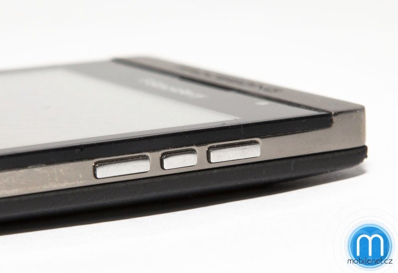 BlackBerry Porsche Design P’9981