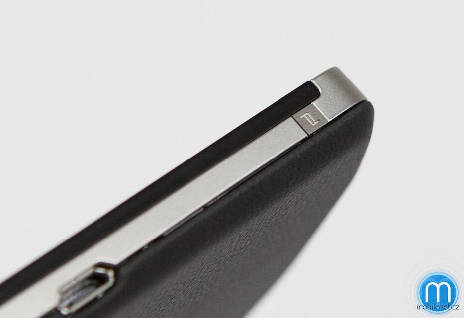 BlackBerry Porsche Design P’9982