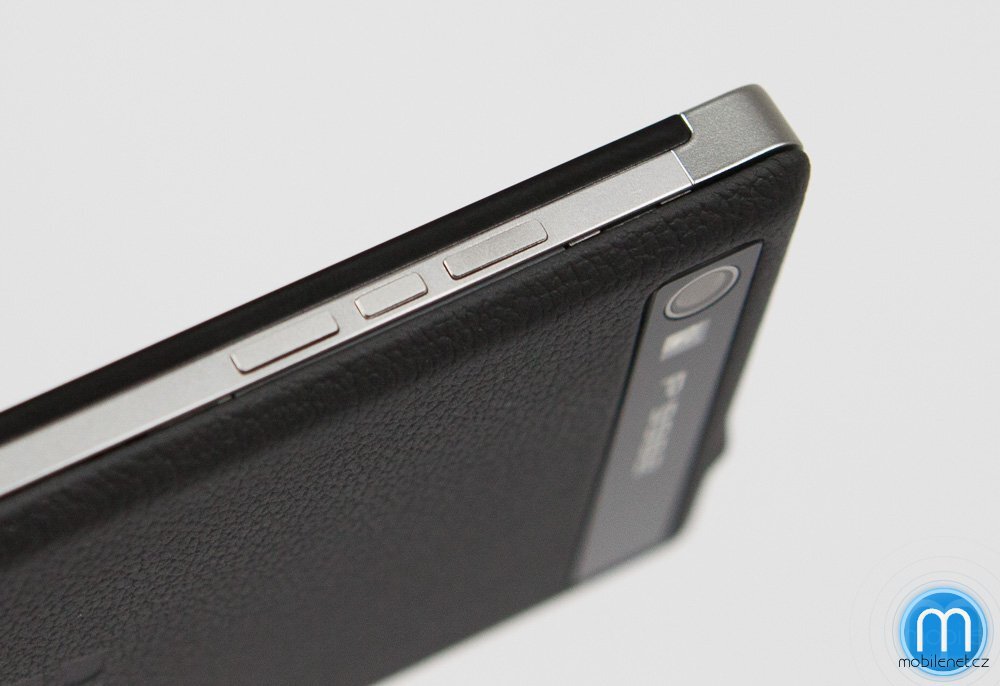 BlackBerry Porsche Design P’9982