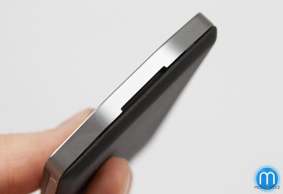 BlackBerry Porsche Design P’9982