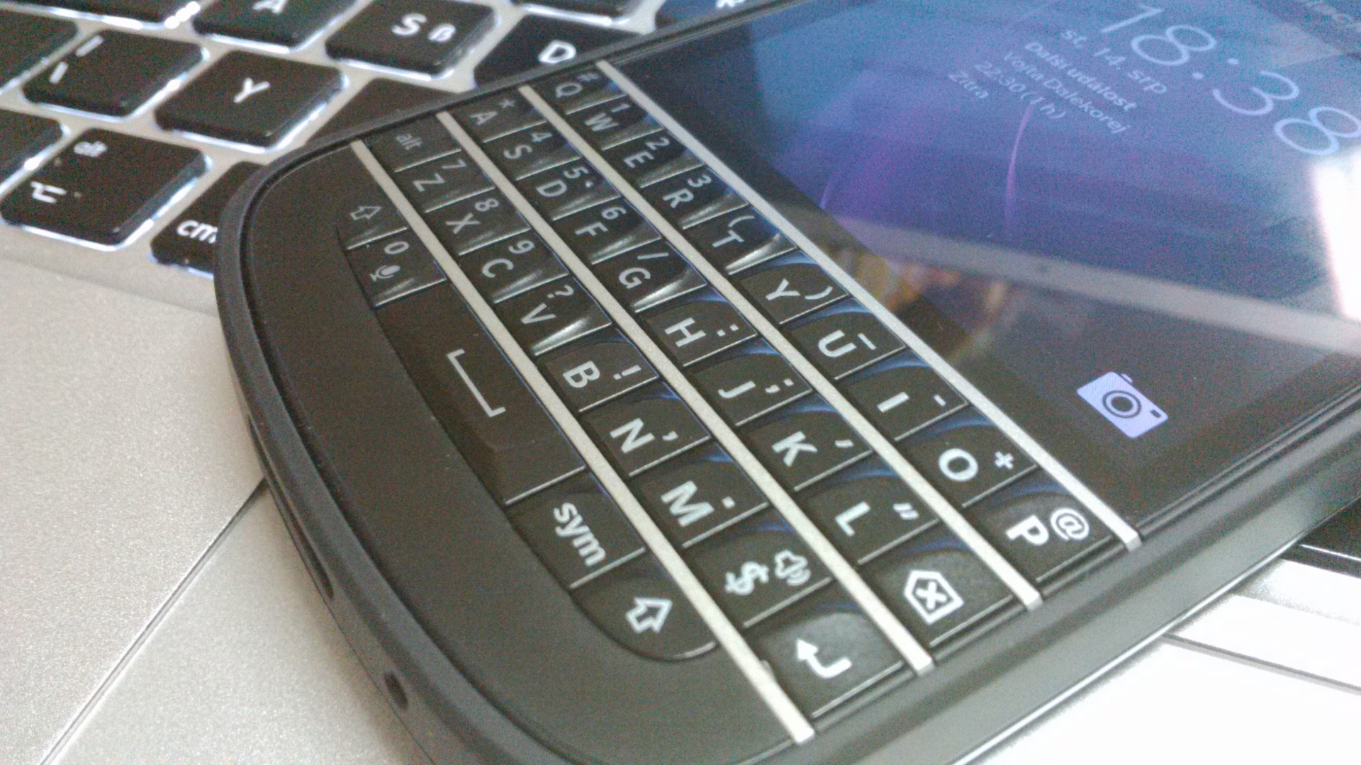 BlackBerry Q5
