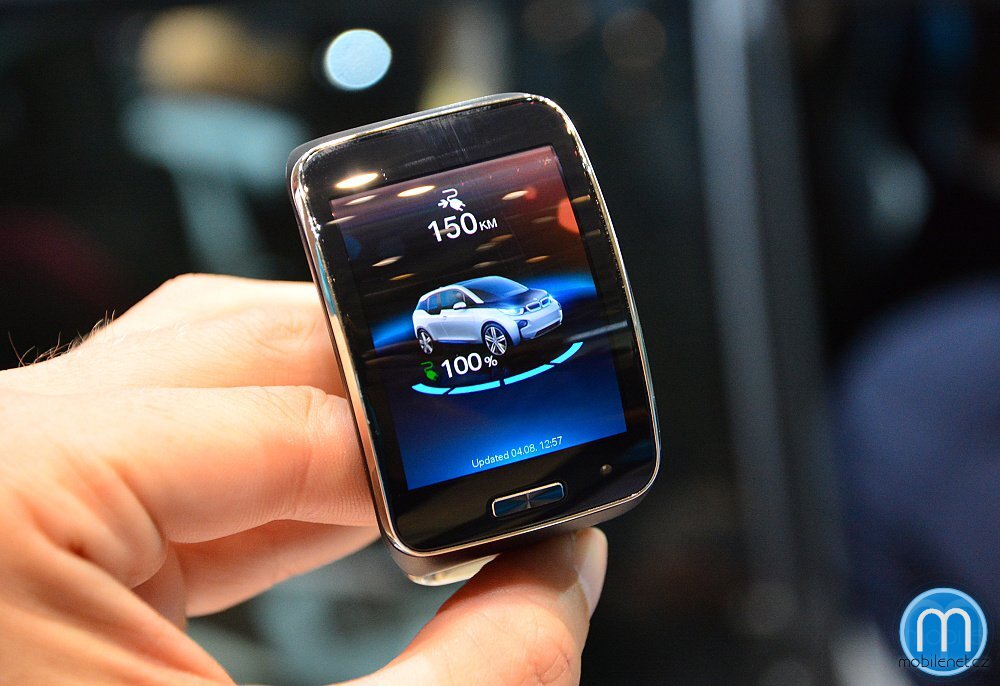 BMW i3 a Samsung Gear S