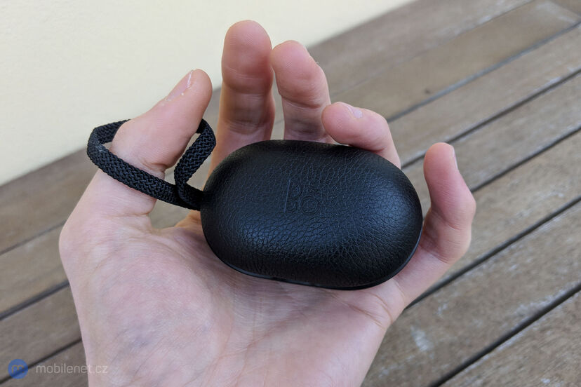 B&O BeoPlay E8