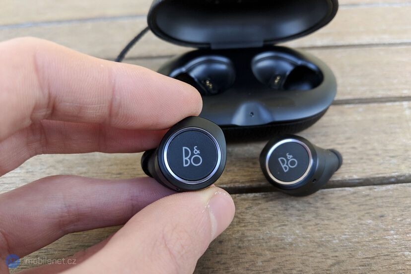 B&O BeoPlay E8