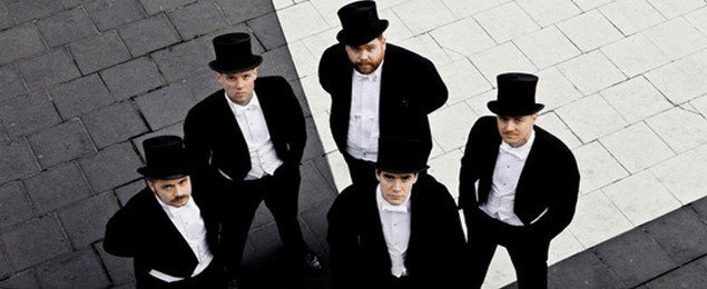 černobílé oblečení