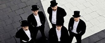 černobílé oblečení