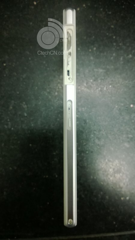 Chystaná Xperia s kovovým rámem