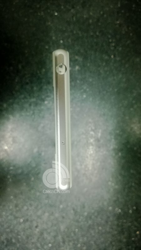 Chystaná Xperia s kovovým rámem