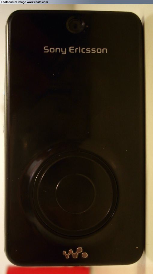 Chystané véčko Walkman Alicia ponese název W707