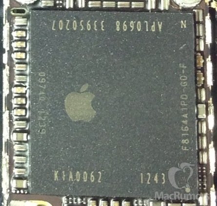 Detail čipu v prototypu iPhonu 5S