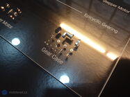 detail důmyslné převodovky otočného fotoaparátu s titěrnými součástmi