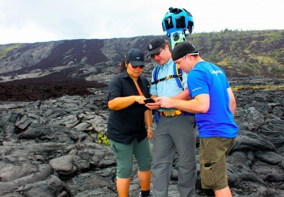 Dobrovolnici mapují s Trekkerem stezky na Havaji.