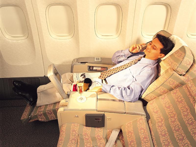 Emirates umožní telefonovat z letadla již v lednu 2007