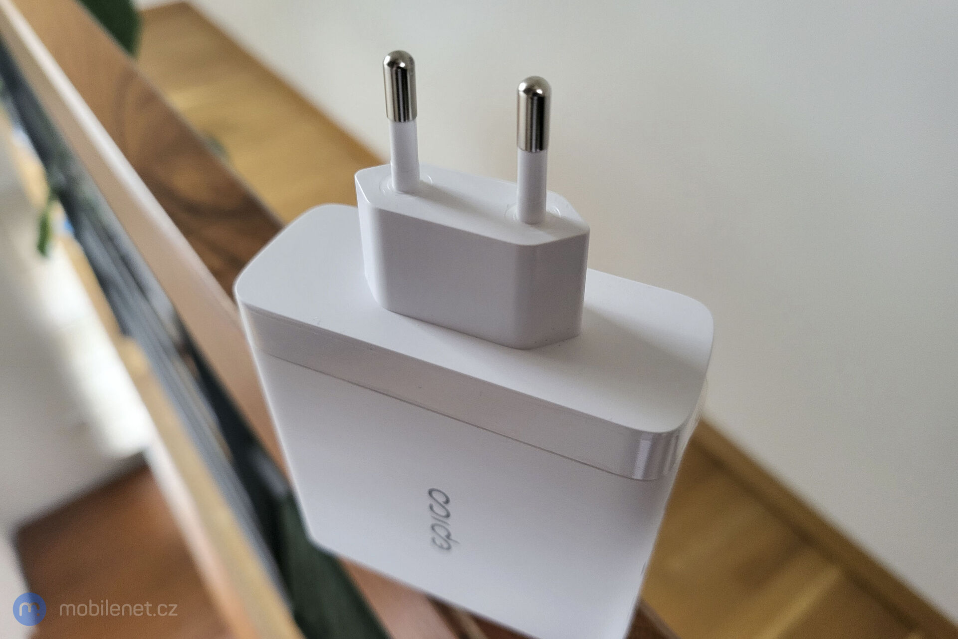 Epico 140W GAN CHARGER