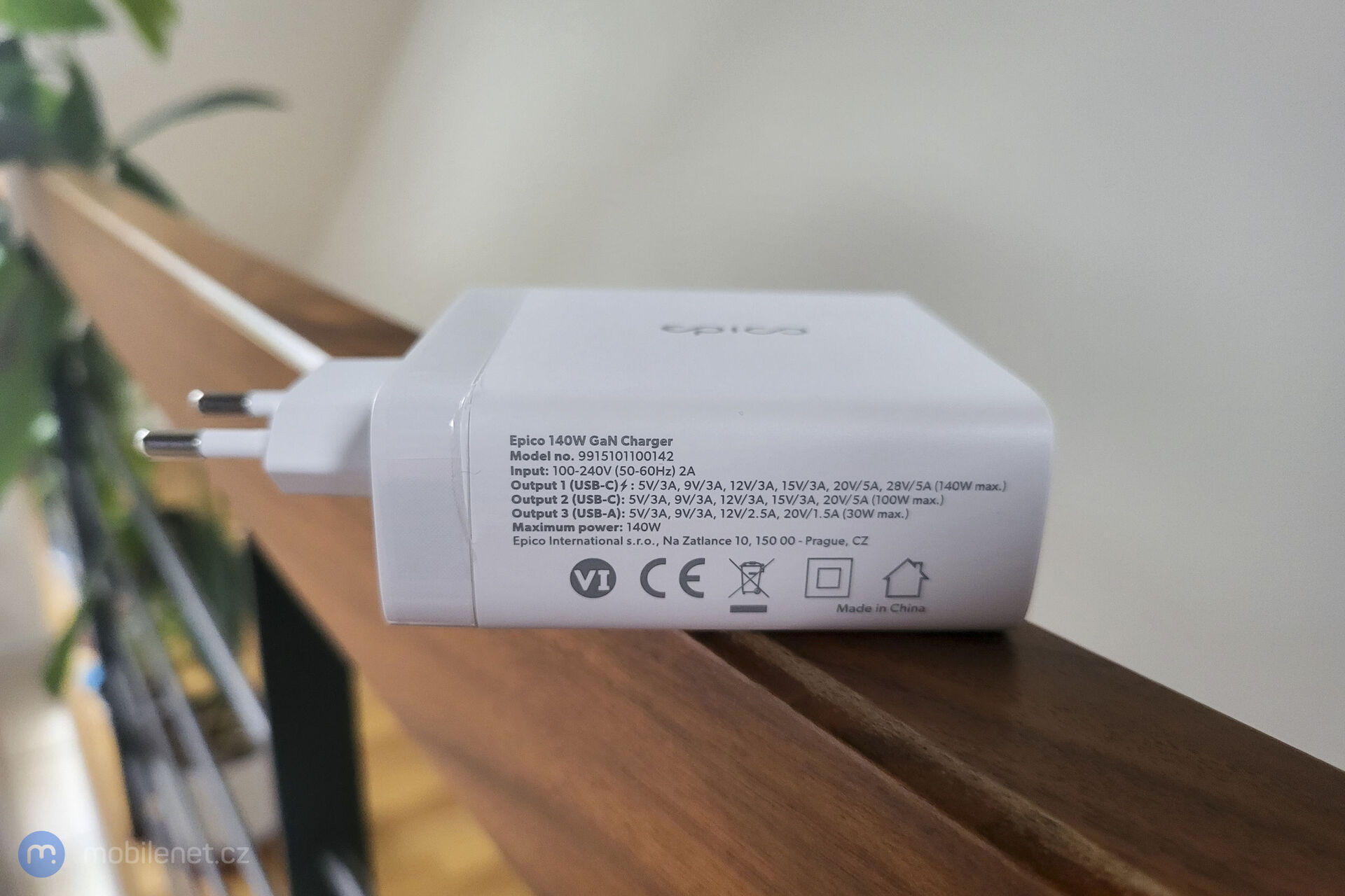 Epico 140W GAN CHARGER