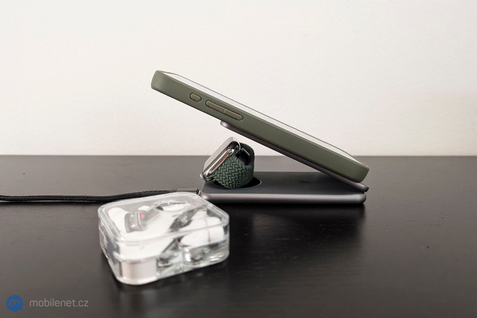 Epico Mag+ Foldable Charging Stand