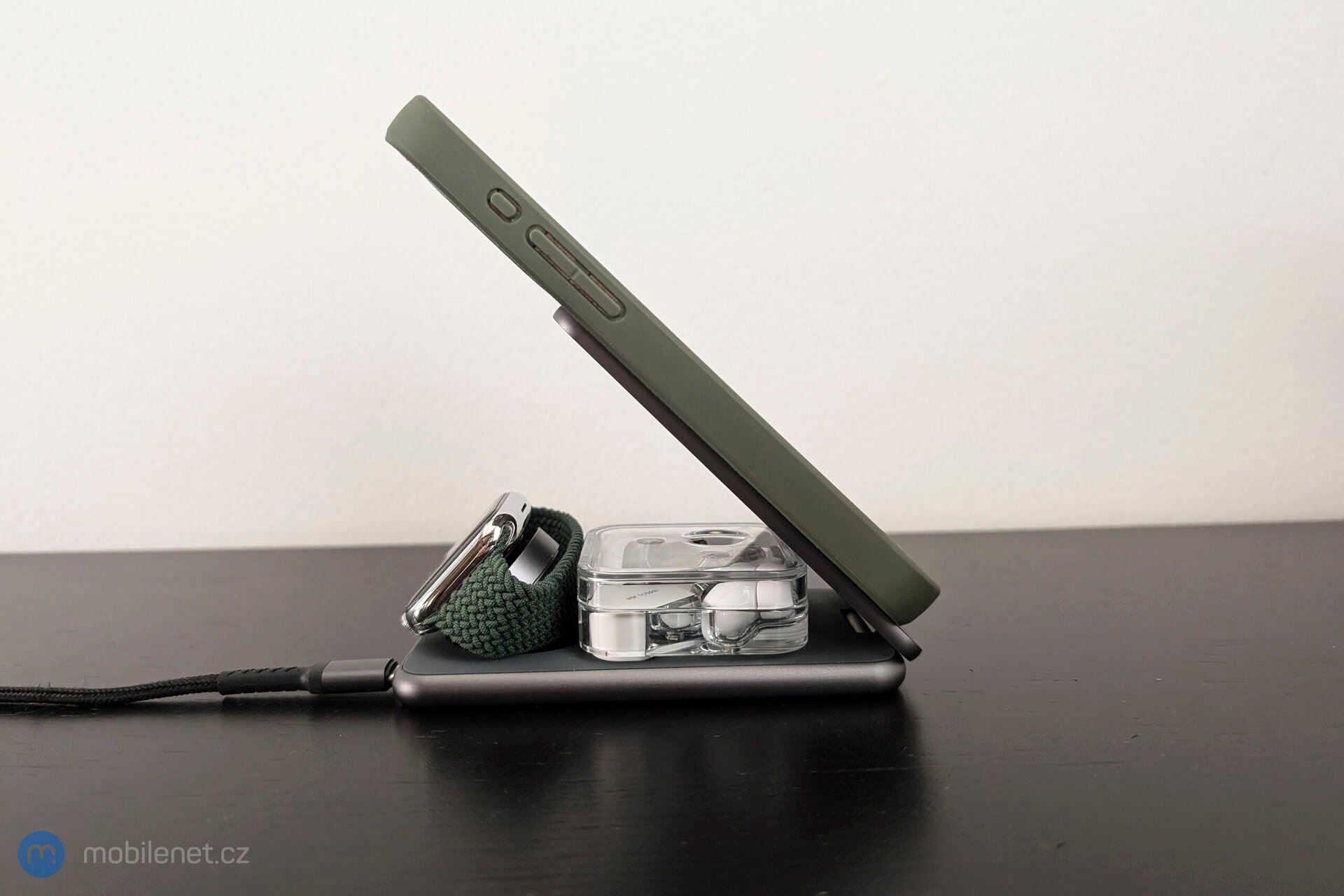 Epico Mag+ Foldable Charging Stand