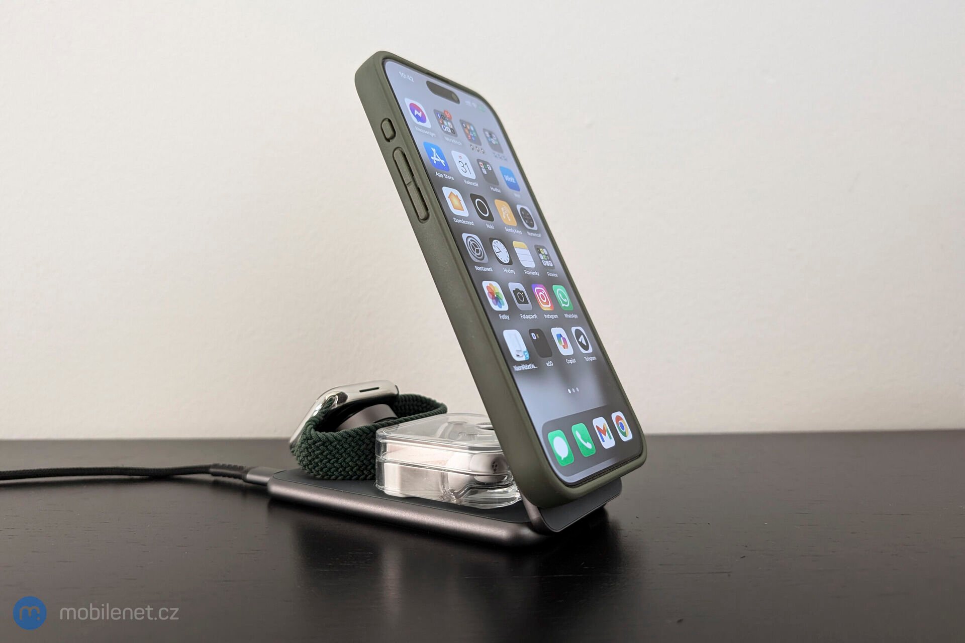 Epico Mag+ Foldable Charging Stand