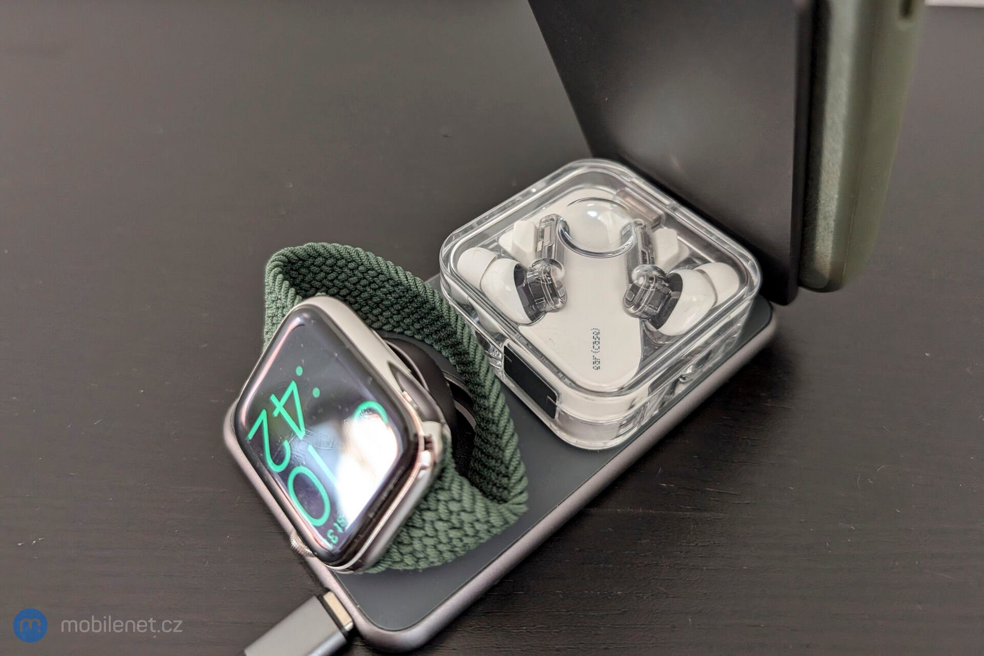 Epico Mag+ Foldable Charging Stand