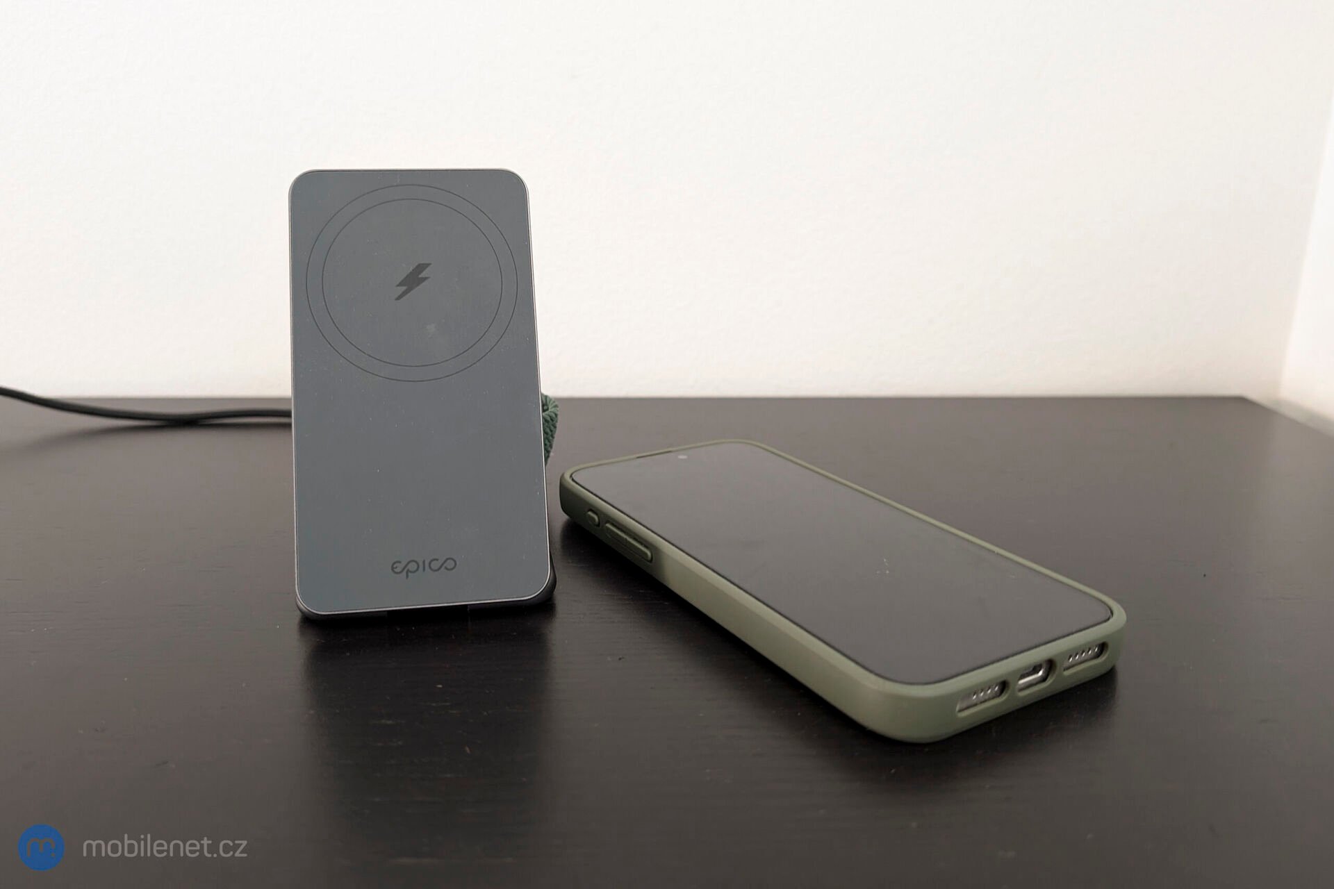 Epico Mag+ Foldable Charging Stand