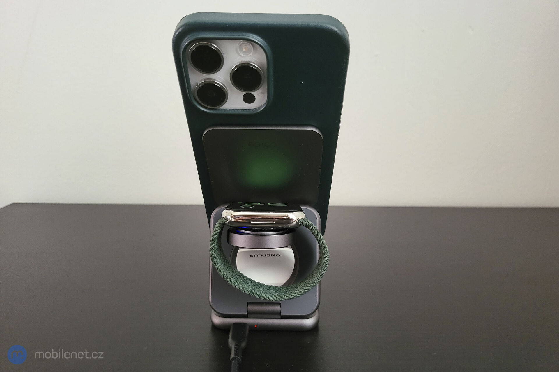 Epico Mag+ Foldable Wireless Charger