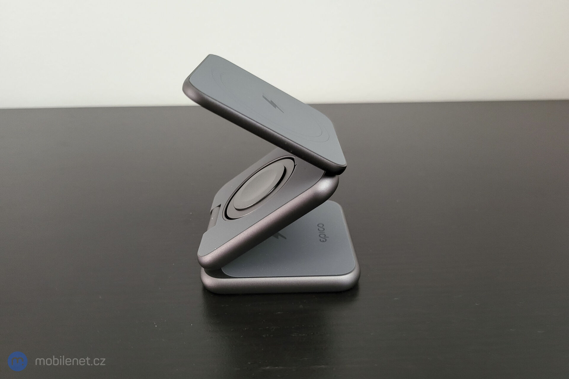 Epico Mag+ Foldable Wireless Charger