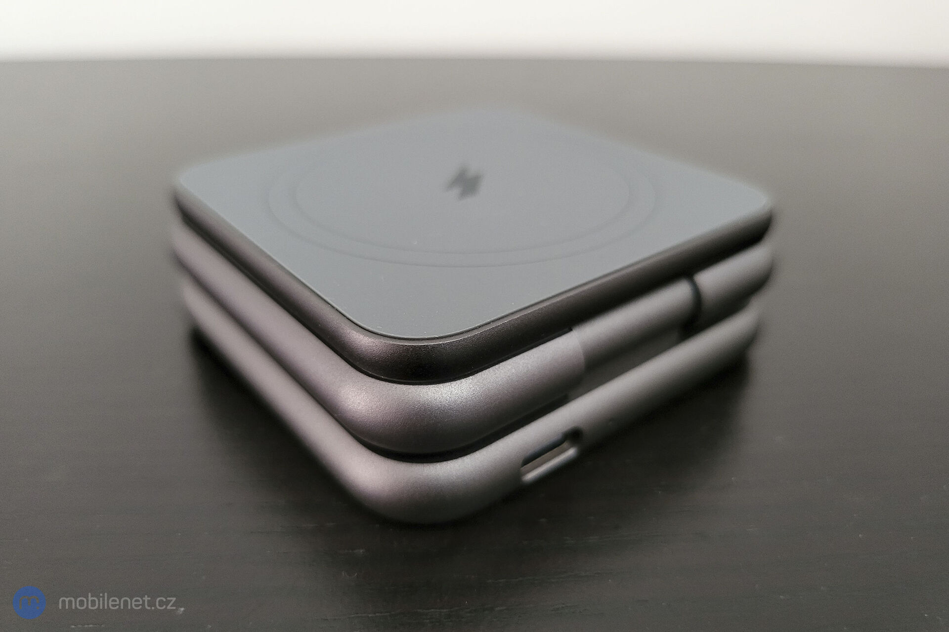 Epico Mag+ Foldable Wireless Charger