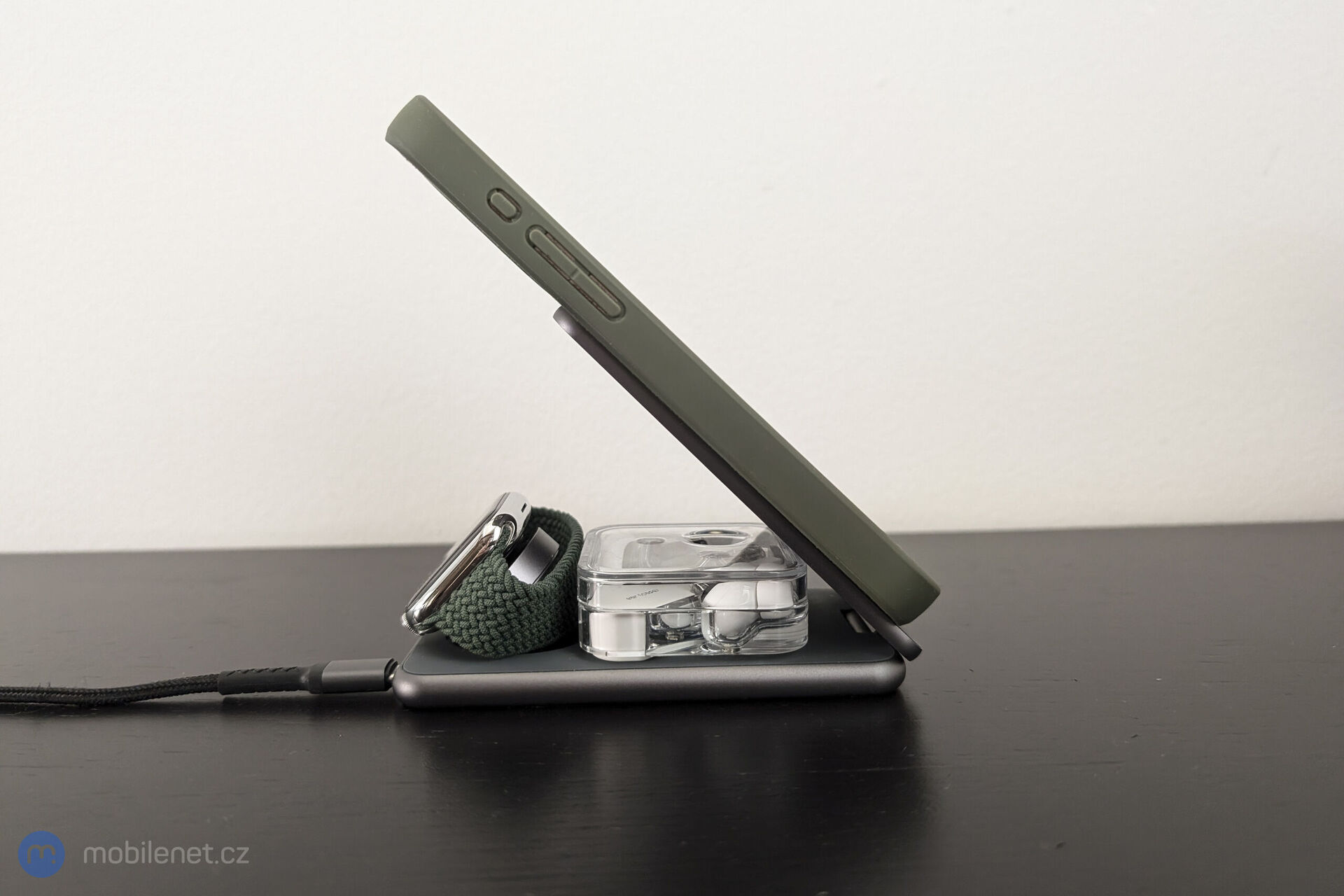 Epico Mag+ Foldable Charging Stand