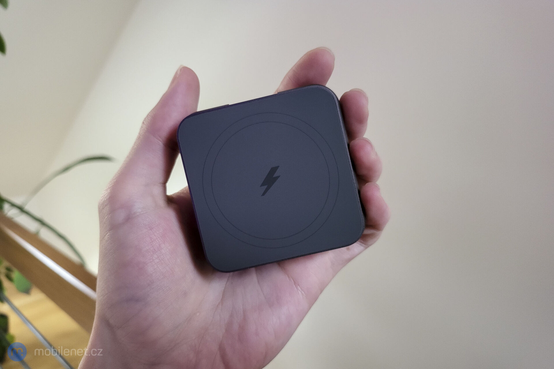 Epico Mag+ Foldable Wireless Charger