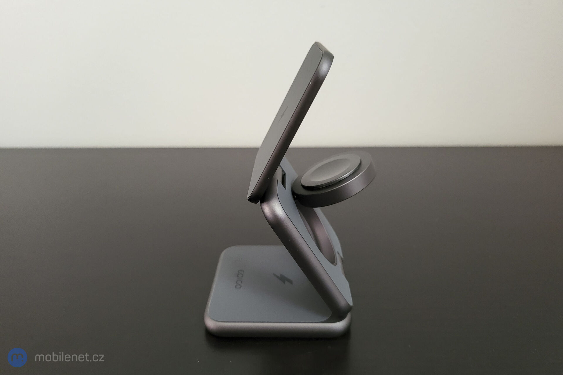 Epico Mag+ Foldable Wireless Charger