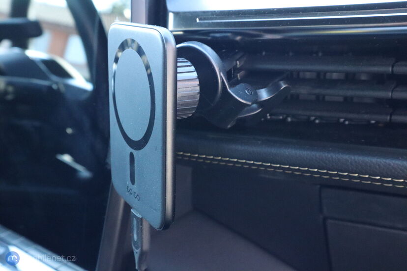 Epico Ultrathin Wireless Car Charger