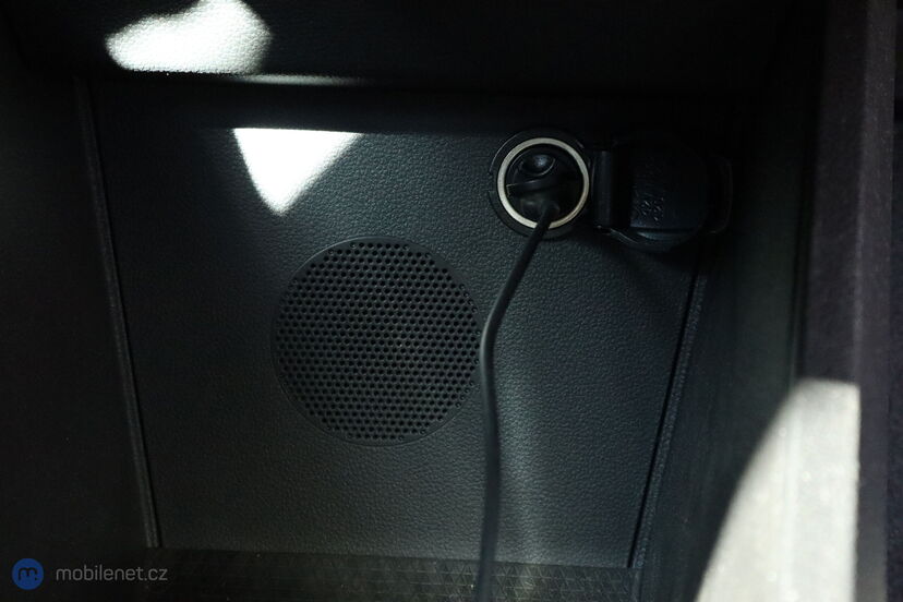 Epico Ultrathin Wireless Car Charger