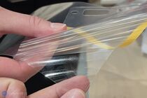 Extra tenké ochranné sklo pro ohebný displej iPhonu od Panzerglass