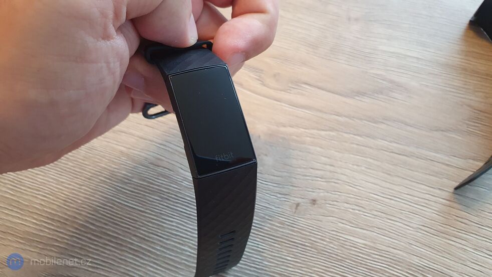 Fitbit Charge 4