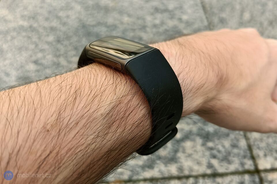 Fitbit Charge 5