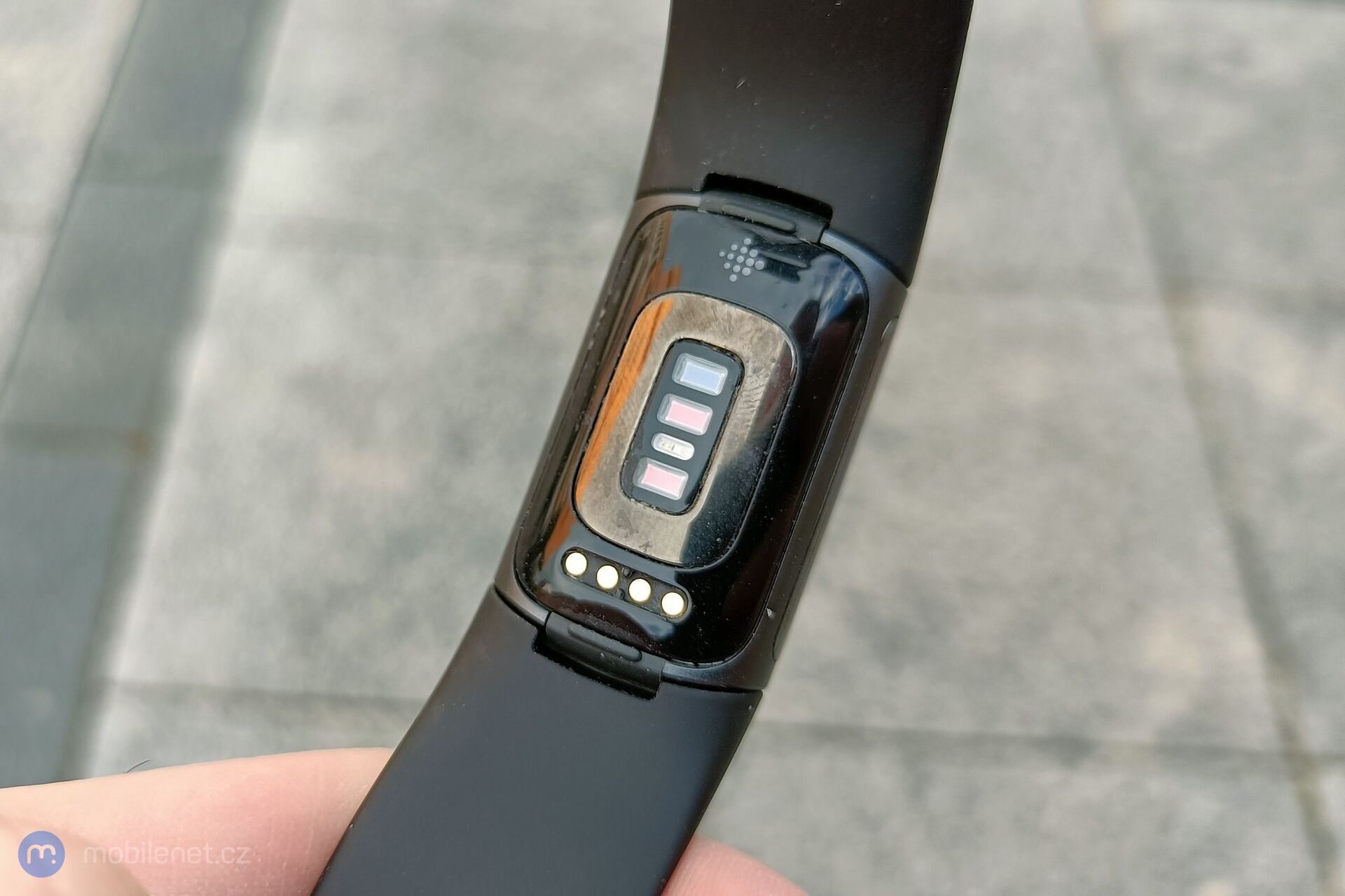 Fitbit Charge 5