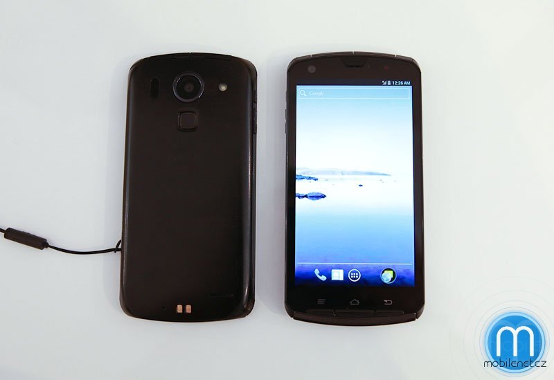 Fujitsu prototyp čtyřjádrového telefonu