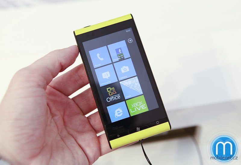 Fujitsu Toshiba Windows Phone 7.5