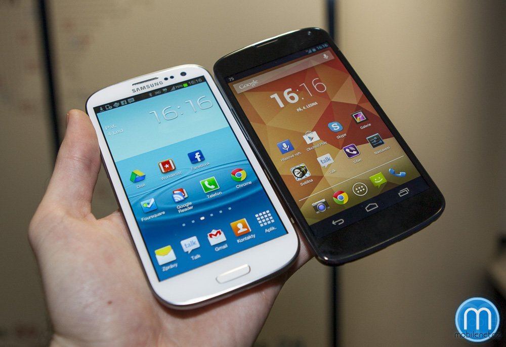 Google Nexus 4 a Samsung Galaxy S III
