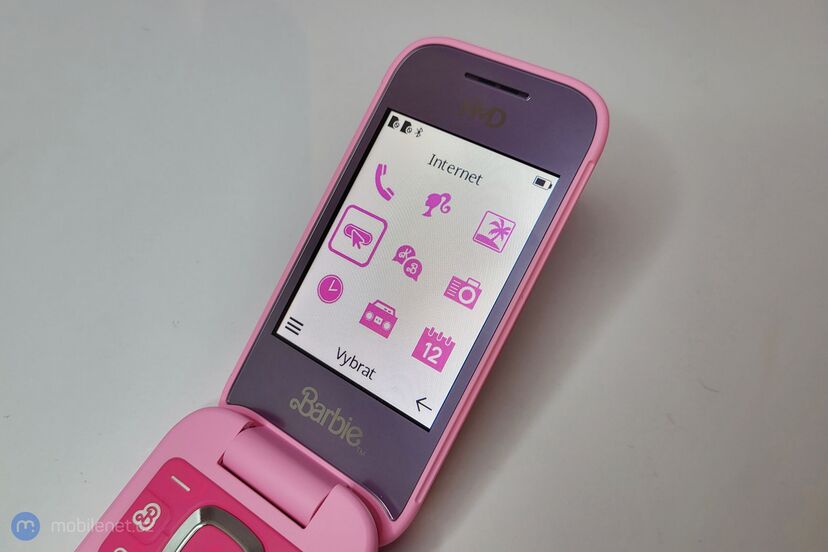 HMD Barbie Phone