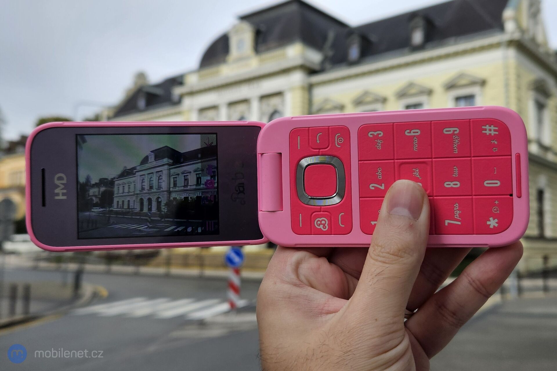 HMD Barbie Phone