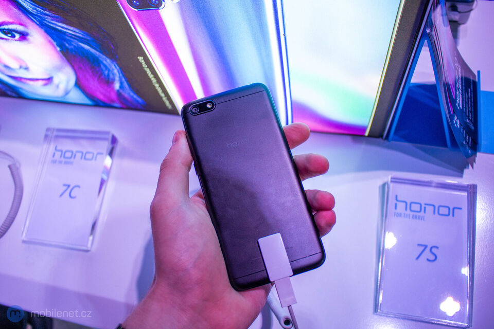 Honor 7S - představení
