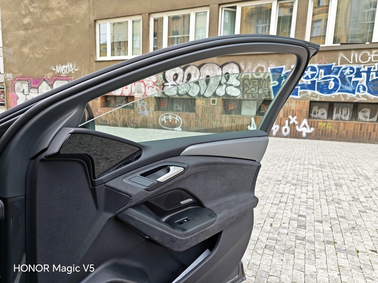 Honor Magic V5