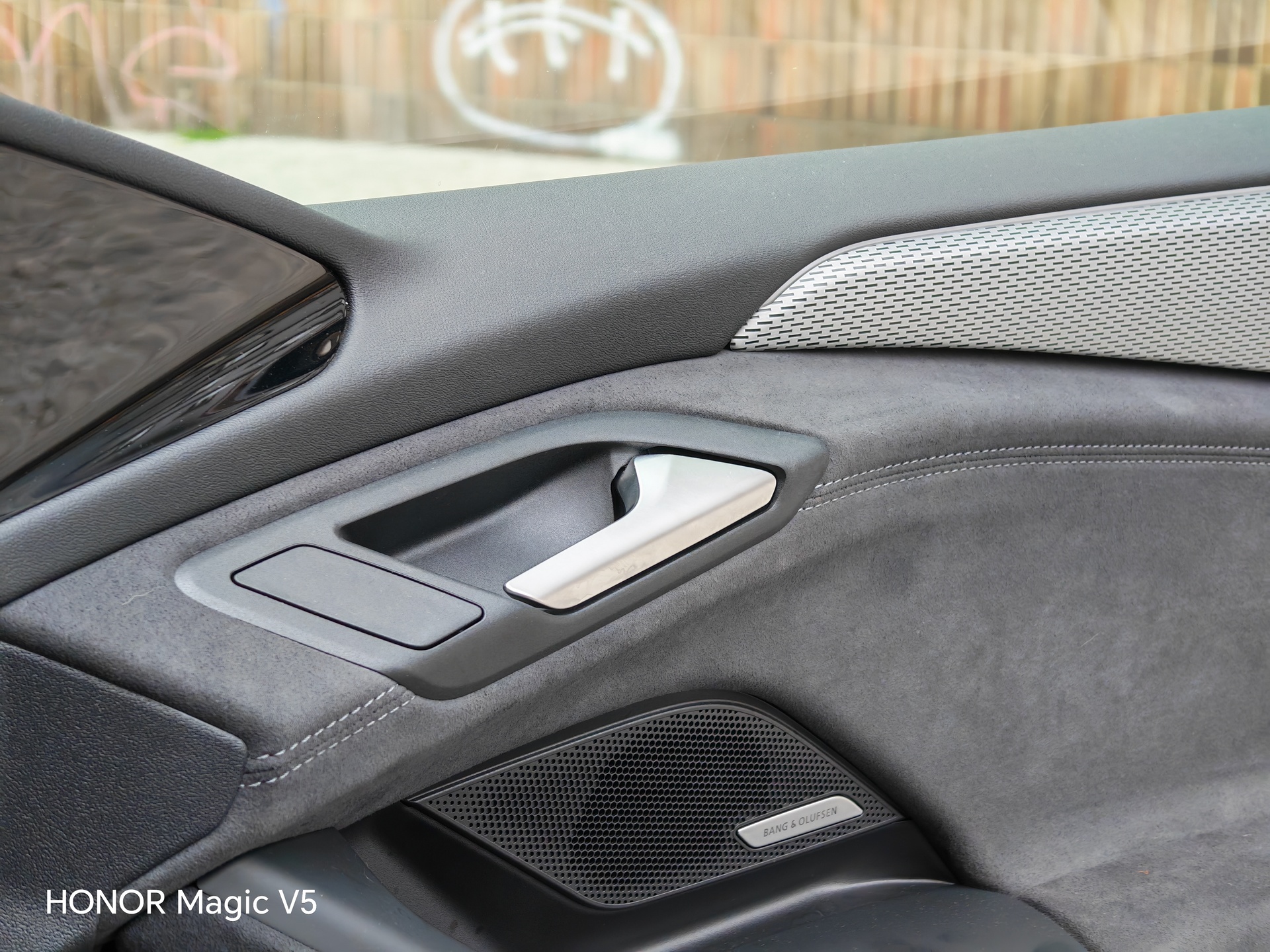 Honor Magic V5