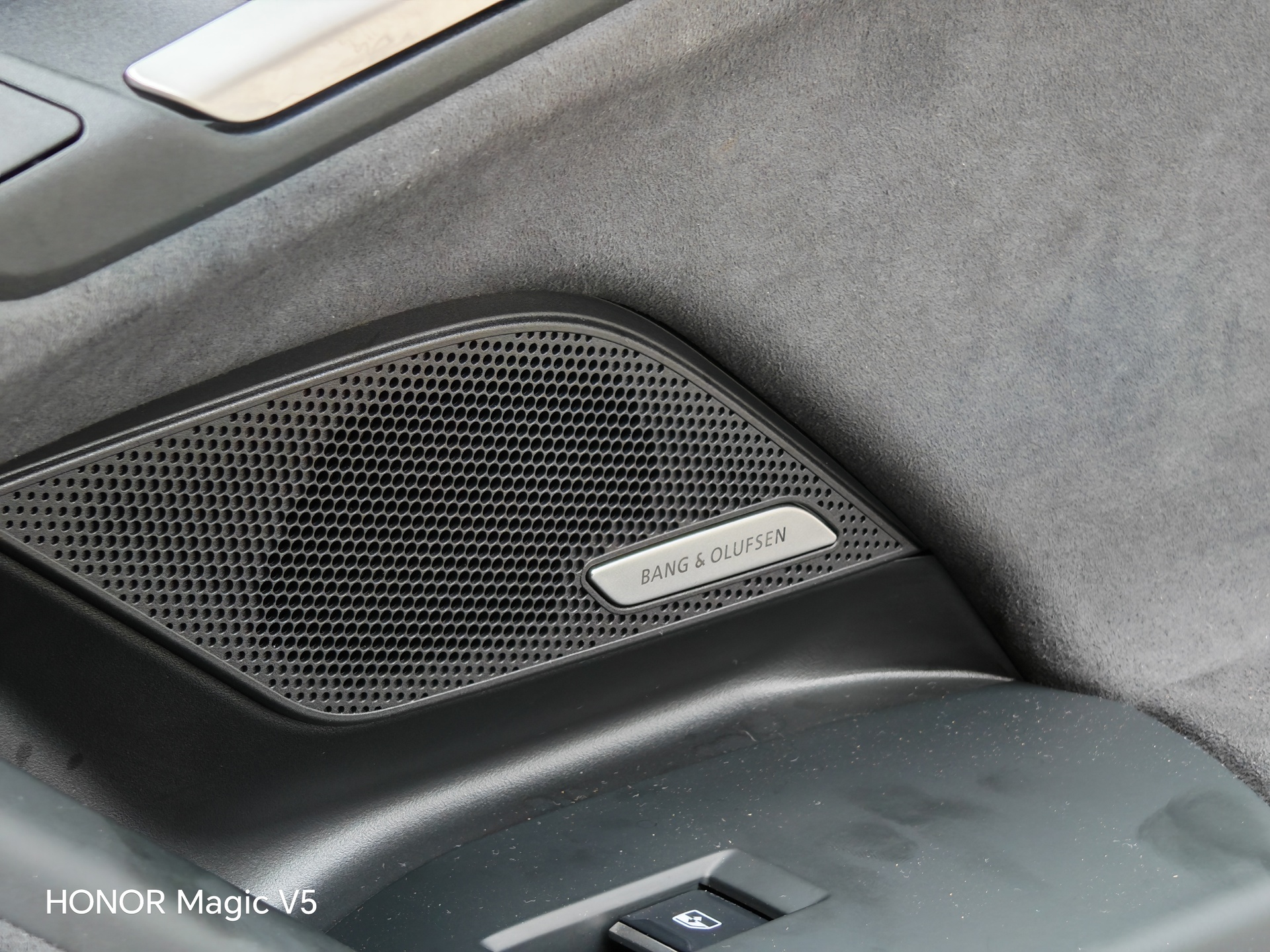 Honor Magic V5